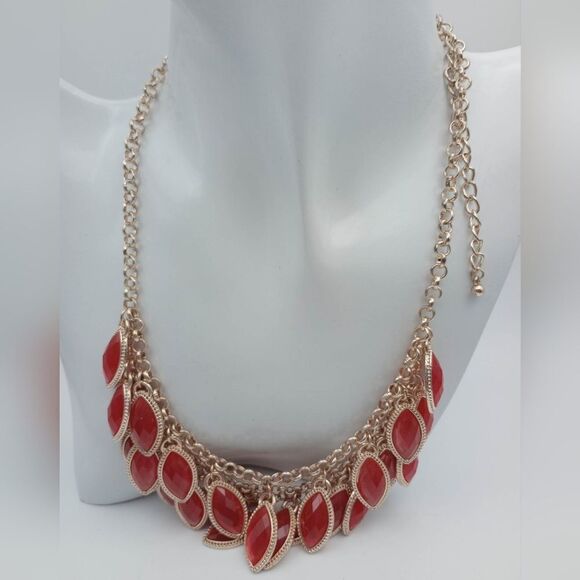 Scarlett desire amulet dangle necklace - Picture 2 of 2